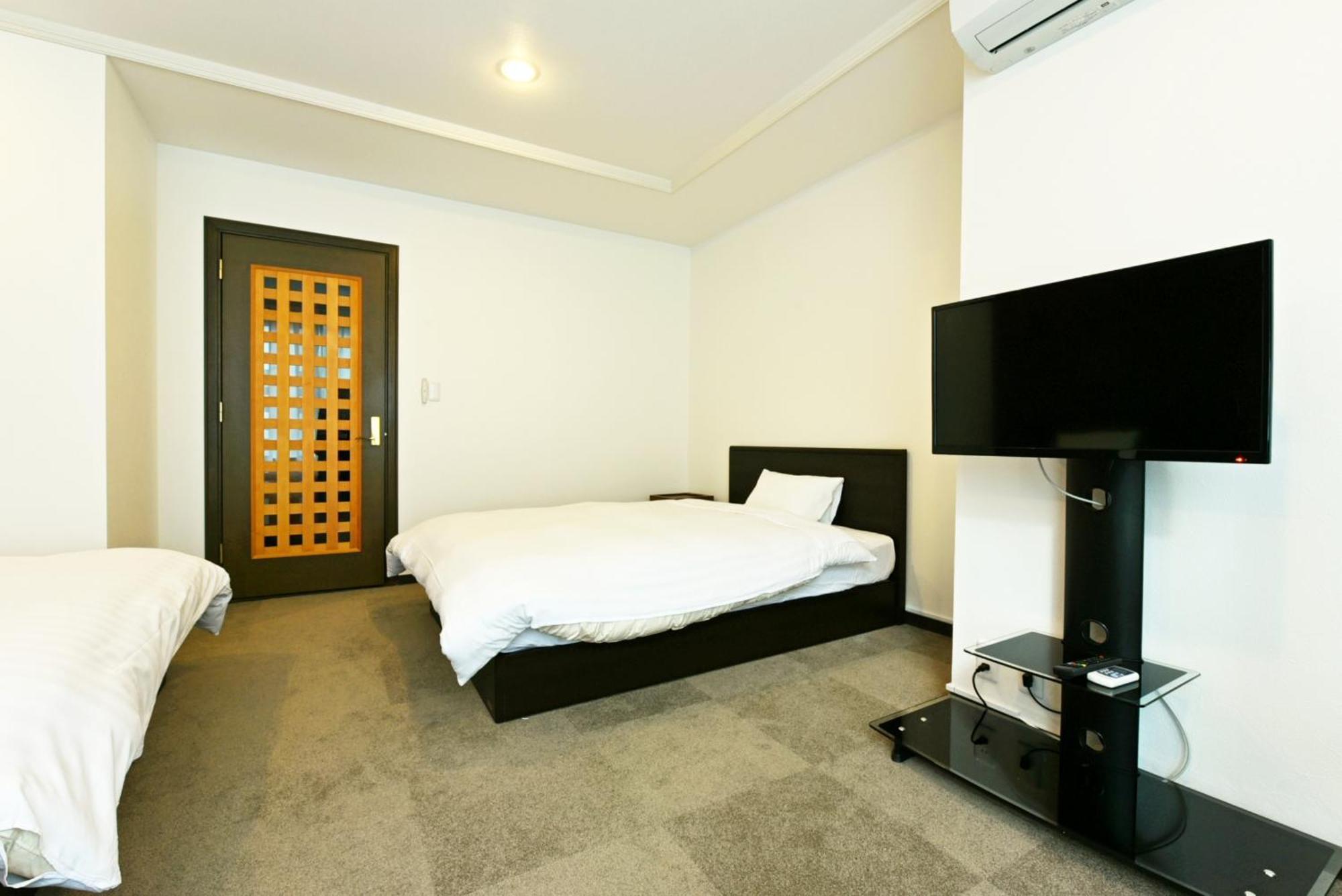 Hostel Pleasure Maruyama Сапоро Стая снимка